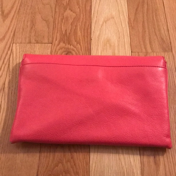 Hot pink clutch - Picture 2 of 5